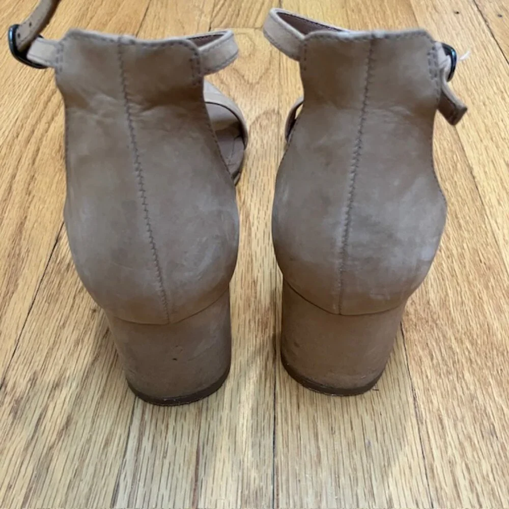 Steve Madden Irenee Block Heel nubuck Sandal in Tan size 6